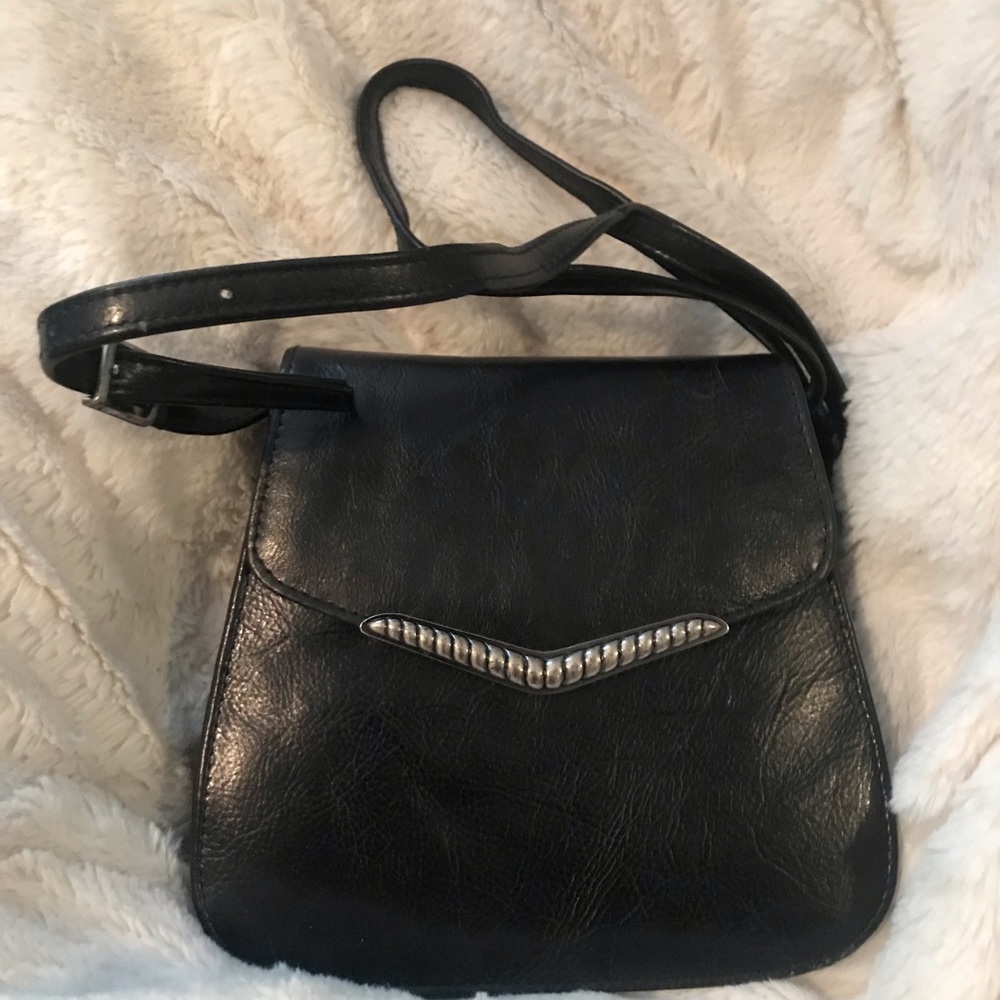 Elegant Vintage Style Black Leather Crossbody Bag with Silver
